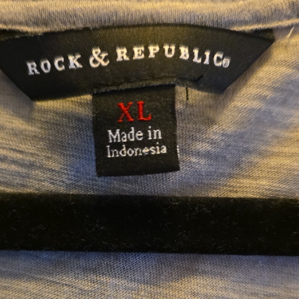 Rock & Republic Gray, Red, Blue Star Tee - XL - Picture 2 of 8